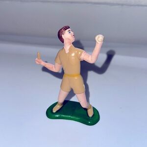 Vintage hard plastic male tennis player cake topper/tennis racket is missing